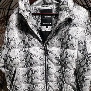 NWT Noize Jozy Python-Printed Vegan Puffer Jacket White Gray Women's Size L